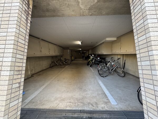 トランクルーム兼自転車置き場