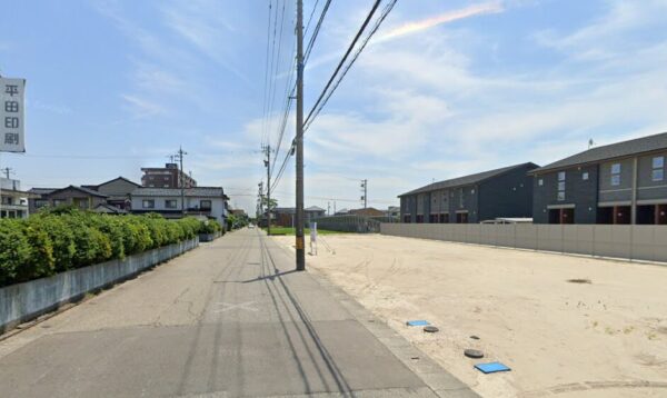 北東側道路6.8m